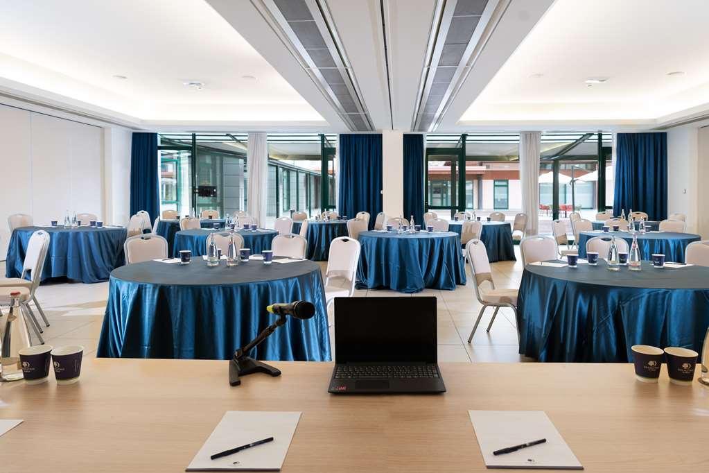 Hotel Doubletree By Hilton Milan Malpensa Solbiate Olona Einrichtungen foto