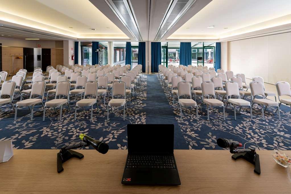 Hotel Doubletree By Hilton Milan Malpensa Solbiate Olona Einrichtungen foto