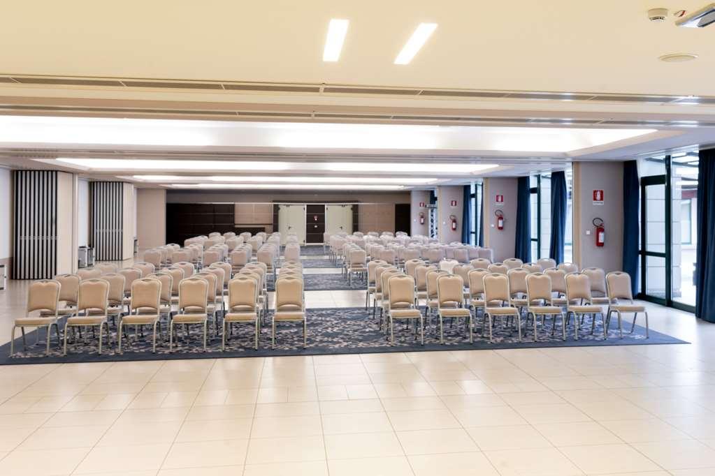 Hotel Doubletree By Hilton Milan Malpensa Solbiate Olona Einrichtungen foto