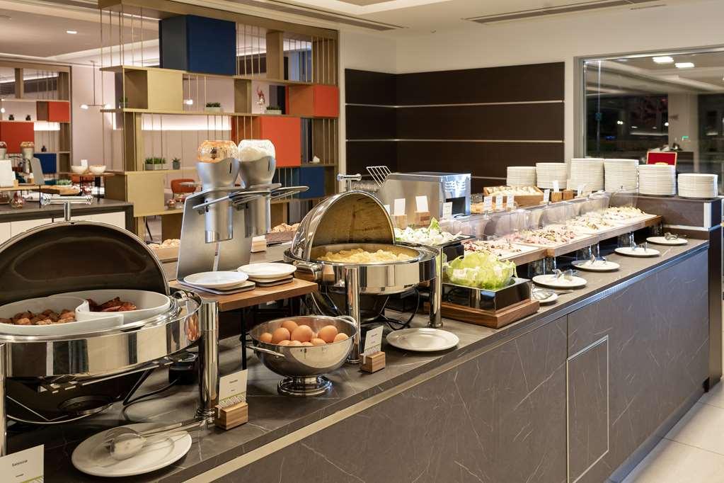 Hotel Doubletree By Hilton Milan Malpensa Solbiate Olona Restaurant foto