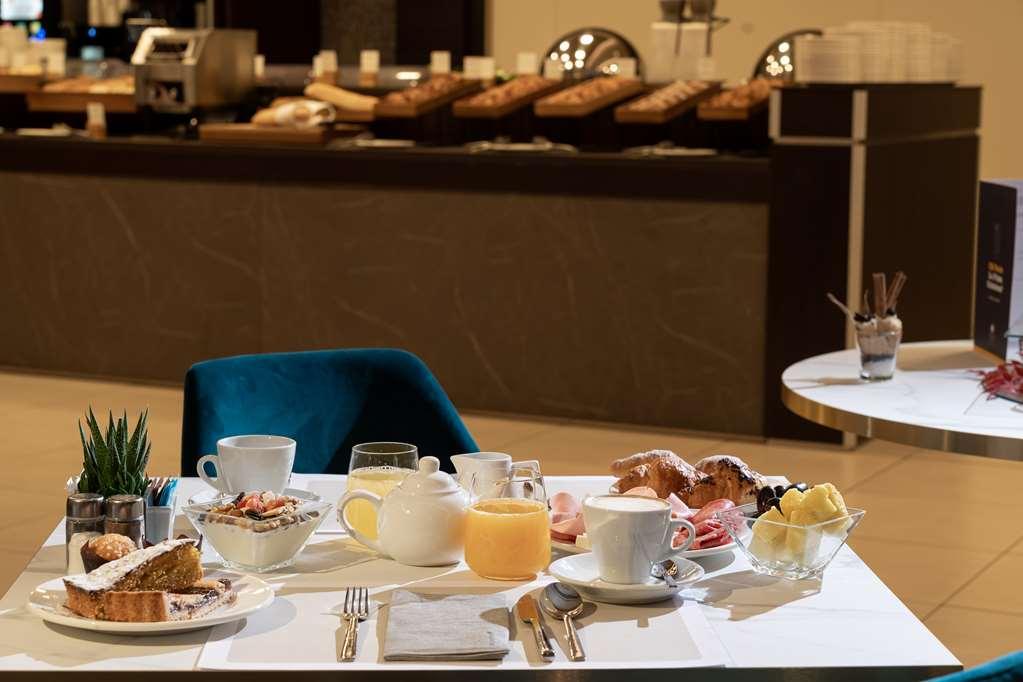 Hotel Doubletree By Hilton Milan Malpensa Solbiate Olona Restaurant foto