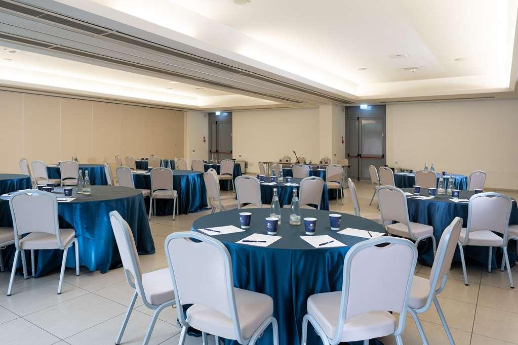 Hotel Doubletree By Hilton Milan Malpensa Solbiate Olona Einrichtungen foto