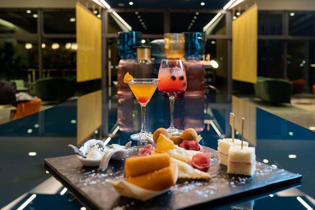 Hotel Doubletree By Hilton Milan Malpensa Solbiate Olona Restaurant foto