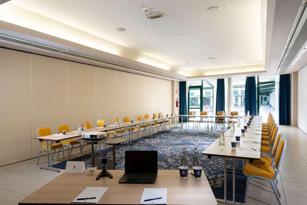 Hotel Doubletree By Hilton Milan Malpensa Solbiate Olona Einrichtungen foto
